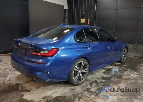 2021 BMW 330I xDrive z USA, uszkodzony, nr VIN 3MW5R7J00M8B98008